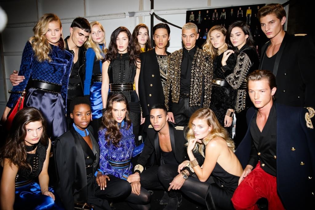 HMxBalmainAlessandra Ambrosio, Bella Hadid, Ophelie Guillermand, Olivier Rousteing, Dudley O'Shaughnessy, Constance Jablonski, Gigi Hadid, Kendall Jenner, Benjamin Benedek