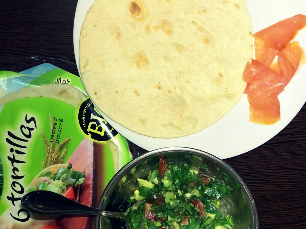 RAPID, GUSTOS SI SANATOS: wrap cu somon si guacamole